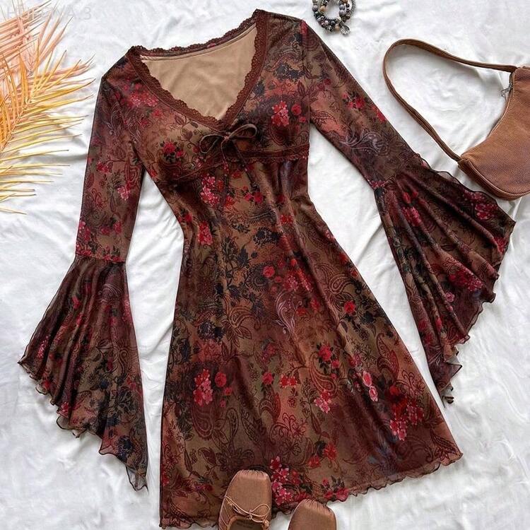 Yunuo Menswear  Vestido corto de mujer con cuello en V, estampado floral retro, manga larga, bajo asimétrico y detalle de volantes, de tejido de malla de punto - Morado - Añade 6