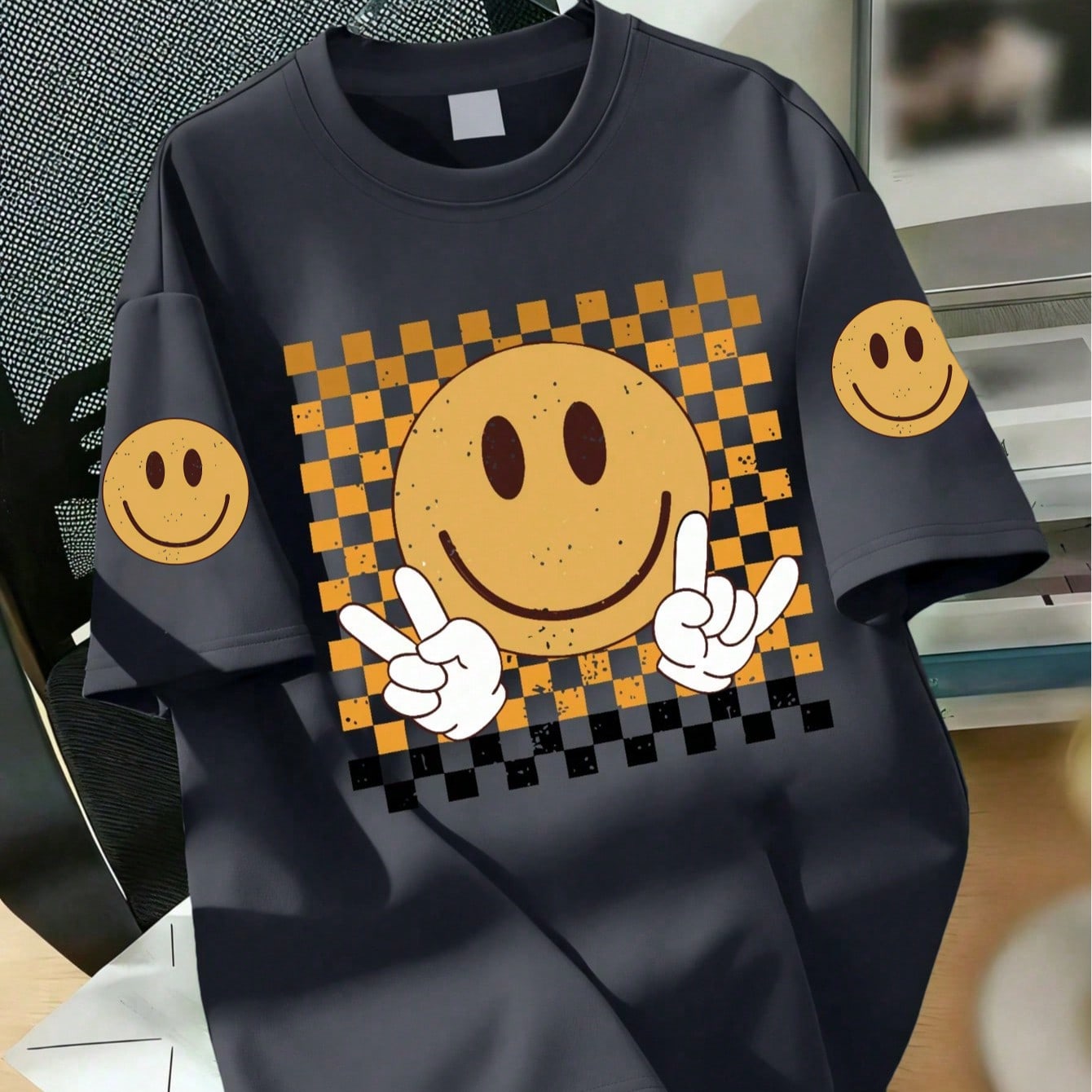 Pieza Camiseta casual con estampado de cara sonriente a cuadros para niños, estilo cómodo y de moda para adolescentes en primavera/verano