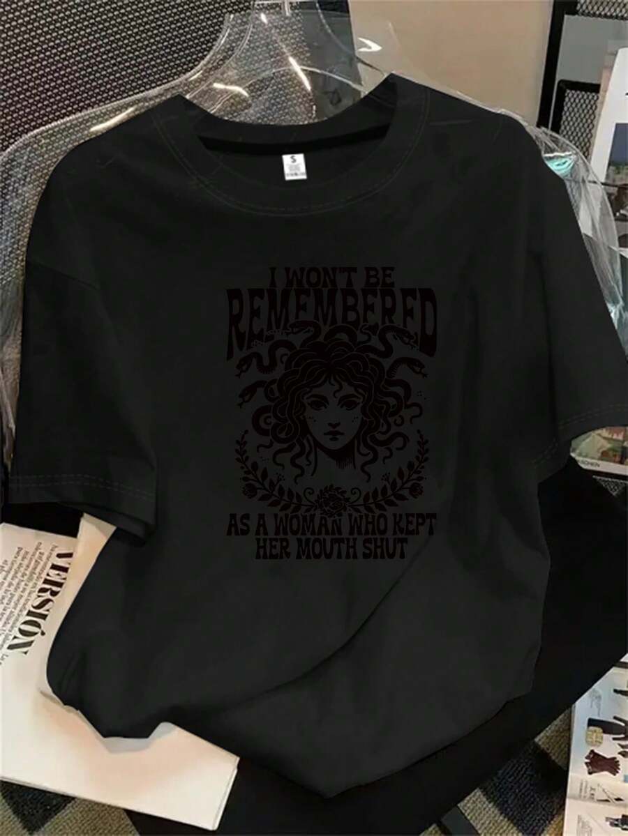 Camiseta de manga corta y cuello redondo para mujer con una serpiente y la frase "No recuerdo si es mujer". Camiseta estampada de manga corta, ideal para todas las estaciones. - Negro - Ver 1