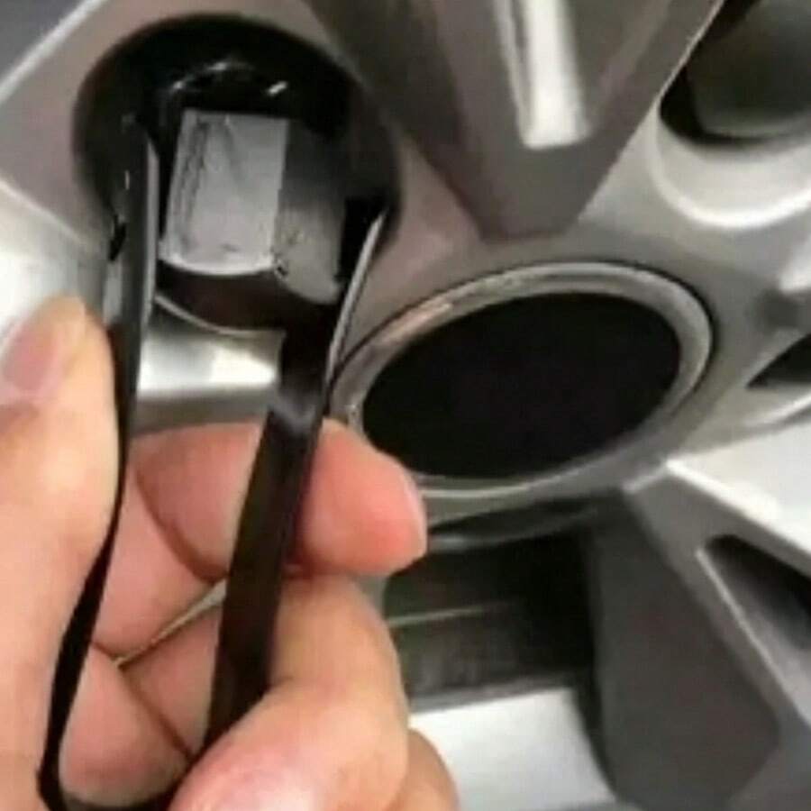 3 piezas Herramienta para quitar tapones de tornillo de neumáticos - A - Ver 1