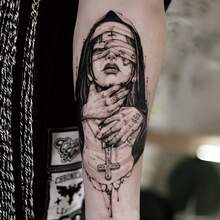 (Masked Woman) Temporary Tattoo Sticker Herbal Tattoo Sticker, Realistic Long-Lasting Temporary Tattoo Sticker, Waterproof And Friction-Resistant Lasts 7-15 Days - Christmas - View 1