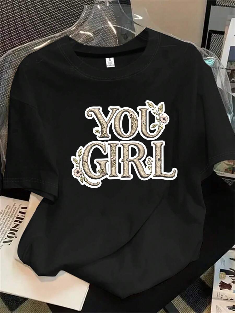 Camisa de mujer de manga corta y cuello redondo con estampado de logo, apta para todas las estaciones. - Negro - Ver 1
