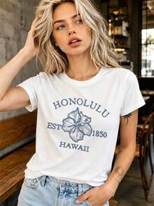 Honolulu Hawaii EST 1850 Floral Print Summer Casual Crew Neck Short Sleeve T Shirt, Breathable Skin Friendly Non Pilling Non Fading Comfortable Daily Tee, Versatile Casual Top Perfect Father's Day Gift For Casual Wear, Graduation And Birthday Outfit - 白色 - 查看 2