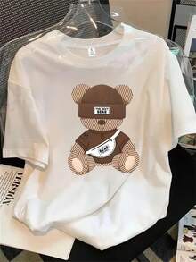 Camiseta de mujer de manga corta y cuello redondo con estampado de osito de peluche marrón y gorro marrón, apta para todas las estaciones. - Blanco - Ver 1
