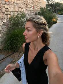 Vuslat 女士夏季短款 V 领无袖纯色亚麻质感优雅梭织面料休闲连衣裙，适合海滩、派对、婚礼宾客、度假、生日派对等场合。 - 黑色 - 查看 4