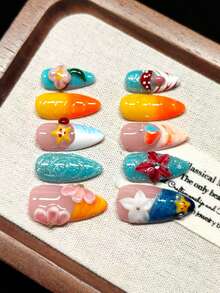 Vernis à ongles à presser fait main en rose nude avec des bords français orange, bleu et blanc, des fleurs gravées 3D rose et blanc, des étoiles de mer en relief, des formes de cœur et des motifs de champignons rouges, des paillettes argentées, des perles dorées et blanches, et des diamants scintillants. Ongles - Multicolore - Voir 7