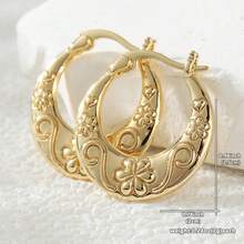 New Handmade Gold-Plated Flower Four-Leaf Clover Ear Cuff, Vintage Carved Design, Personalized Exquisite Gift Accessory - Gold - View 2