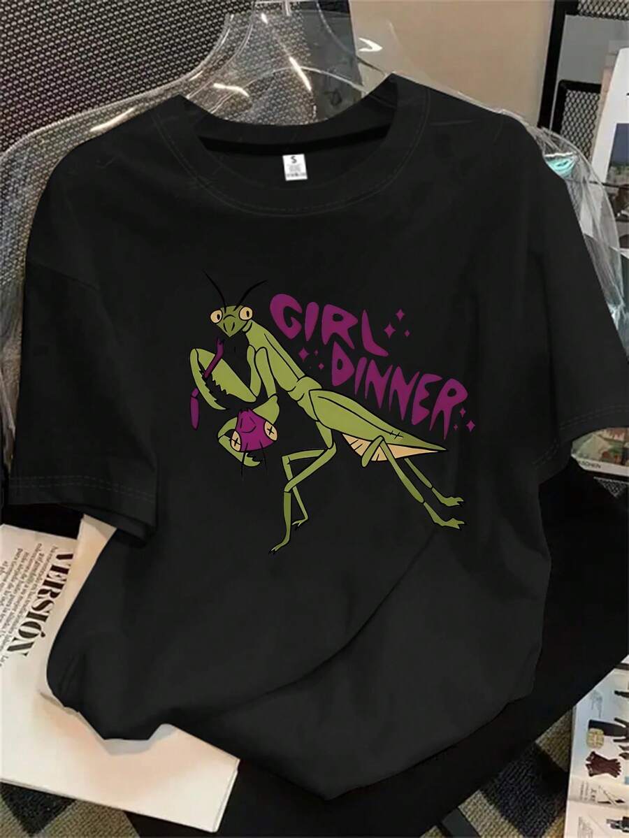 Camiseta de manga corta y cuello redondo para mujer con estampado de dibujos animados en color verde y la palabra "Crinnor" en la espalda, apta para todas las estaciones. - Negro - Ver 1