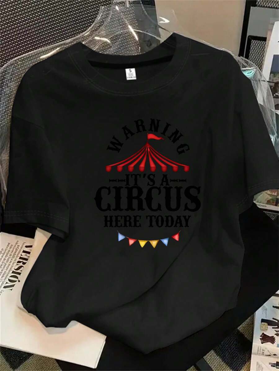 Camiseta de manga corta y cuello redondo para mujer con estampado de una carpa de circo nocturna, apta para todas las estaciones. - Negro - Ver 1