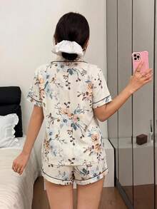 Dreamivo 2 Peças Conjunto de Pijama Confortável com Estampa Floral, Top com Lapela de Manga Curta com Bolso e Shorts com Laço, Roupa de Dormir e Loungewear Feminina Adequada para Todas as Estações - Damasco - Visão 2