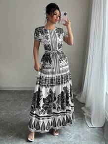 Vestido de Moda Oriental con Estampado Floral y Cinturón Ajustable para Mujer, Escote Redondo - Negro - Ver 2