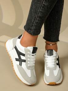 Nuevos zapatos deportivos casuales de moda para todas las estaciones, de dos tonos, hechos de material PU premium suave, cómodo y transpirable, parte superior gris clásica con rayas negras en contraste, versátiles y de moda, cómodos y duraderos, suela ligera antideslizante, adecuados para uso diario, ir al trabajo, citas, caminatas casuales y varias ocasiones, zapatos deportivos casuales para mujer - En blanco y negro - Ver 3