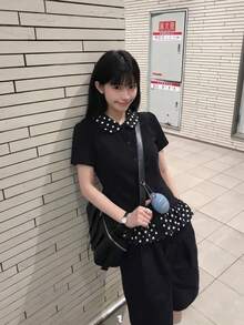 黑色拼色波點彼得潘領短袖女款T恤 夏季INS風修身顯瘦百搭上衣 - 黑色 - 查看 4