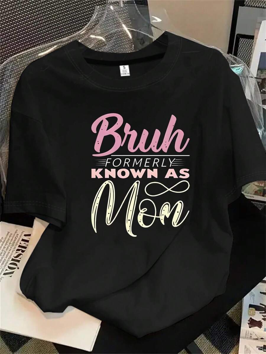 Camiseta de manga corta y cuello redondo para mujer en color negro con estampado "Everyone knows Mom" (Todo el mundo conoce a mamá), apta para todas las estaciones. - Negro - Ver 1