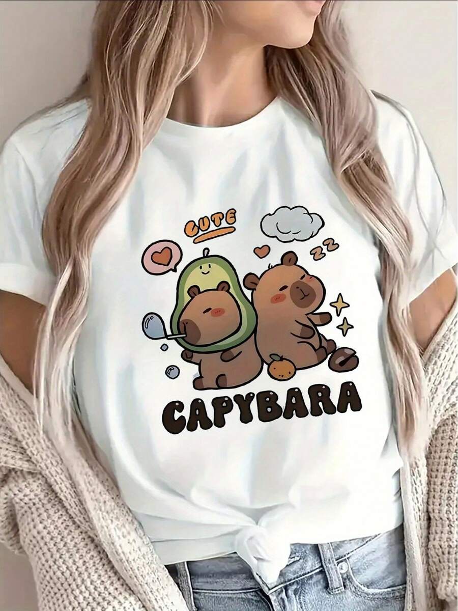 Camiseta negra de manga corta, diseñada con un lindo estampado de capibara, es perfecta para el uso diario, para estar en casa, como regalo de cumpleaños, para atuendos de fiesta, y está diseñada para ofrecer comodidad y durabilidad, adecuada para la sala de estar o el comedor. 100% Algodón. - Blanco - Ver 1