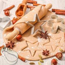 NewlineNY - Juego de moldes para galletas, acero inoxidable, 13 piezas, molde para galletas, cortador de galletas, hombre, estrella, corazn, mueco de nieve y una cuchilla cortadora - 13 piezas - Ver 6