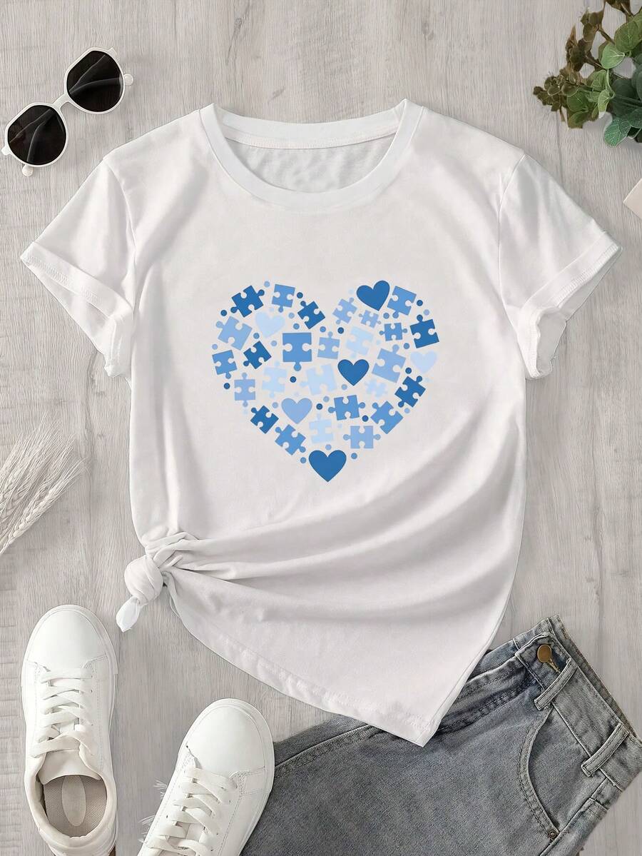 Esta blusa de manga corta y cuello redondo para mujer presenta un diseño estampado inspirado en un rompecabezas, ideal para todas las estaciones. - Blanco - Ver 1