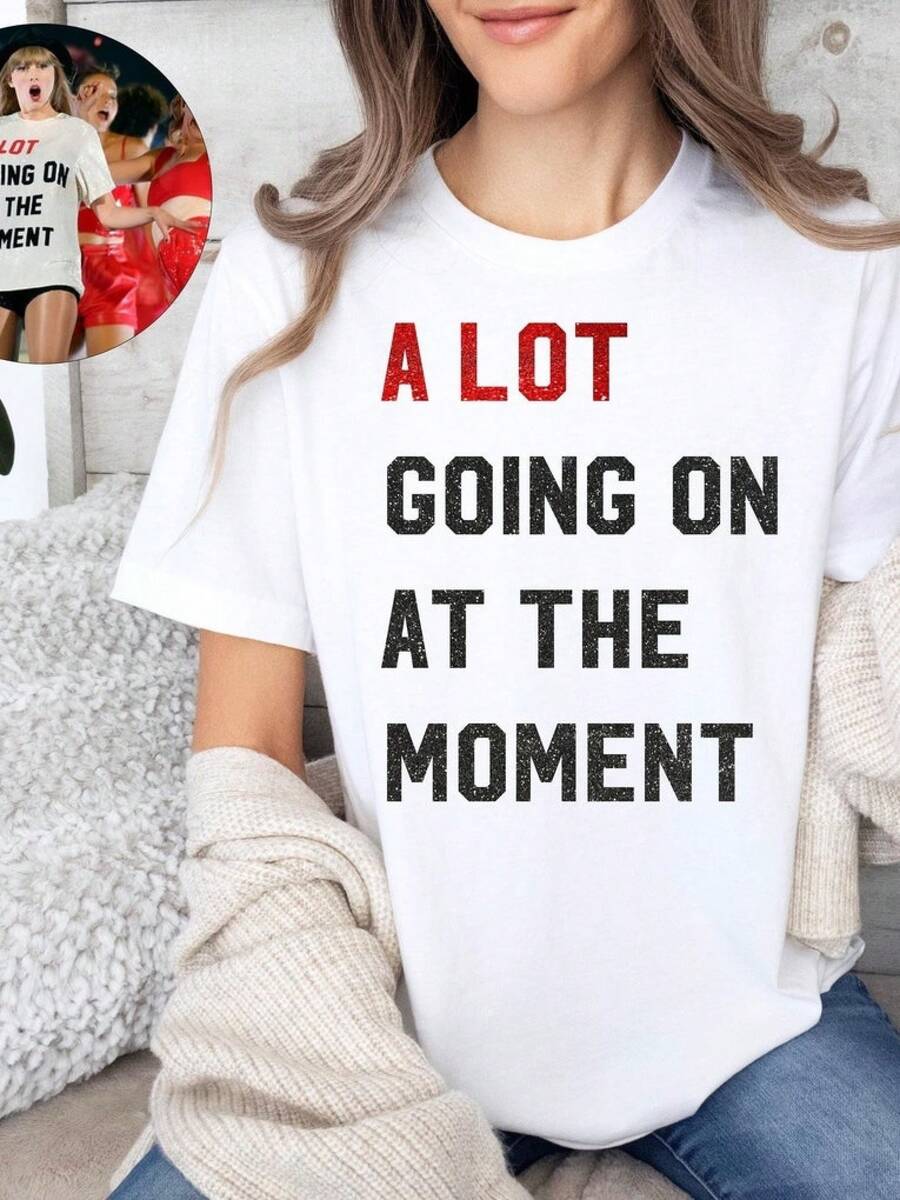 Camiseta "Alot Going on at the moment" con acabado brillante, camisetas variadas de conciertos de Taylor, camiseta de 22 cumpleaños, nunca volveremos atrás, unisex. - Negro - Ver 1
