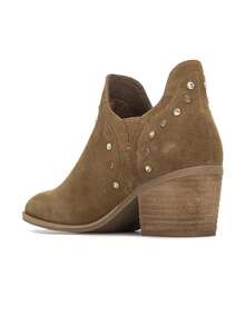 Women's Slip-On Ankle Boots With Heels And Studs, Carmela Model 163147 In Camel Color ✅ Delivery 24/72h To Mainland Spain - Camel - View 3