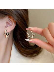 1 Pair Gold Star Stud Earrings, Minimalist Geometric Hollow Design, Versatile Ear Jewelry For Girl's Daily And Party Wear - Silver - View 5