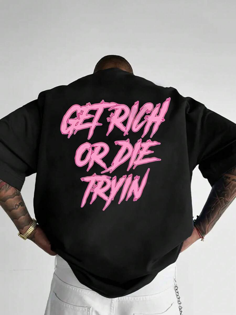 Camiseta de Hombre de Corte Holgado con Estampado de Grafiti Get Rich Die Tryin' - Estilo-Hop Streetwear, Estampado de Letras Rosadas, Cuello Redondo Holgado, Manga Corta, Diseño Llama - Negro - Ver 1