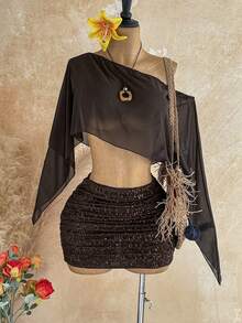 Nuevo top suelto con hombro asimétrico y transparente con lentejuelas doradas y falda mini fruncida de cintura baja asimétrica, estilo bohemio, boho, para vacaciones, vintage, fiestas - Marrón - Ver 1