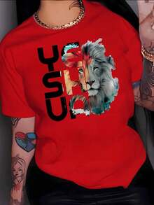 León majestuoso simbolizando fuerza y valentía acompañado del texto inspirador YESHUA con colores vibrantes en camiseta para mujer 100% algodón - Rojo - Ver 1
