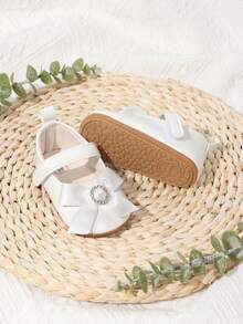1 Pair Girls Bow PU Hook And Loop Design Flat Non-Slip Walking Shoes 0-1 Years Infant Princess Shoes White Shoes Court Style Cute Baptism Shoes Suitable For Spring And Autumn - White - View 2