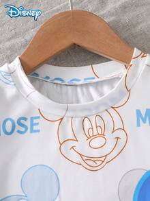 Conjunto de camiseta de manga corta con estampado de cabeza grande de Mickey Mouse y shorts con estampado de garabatos de Mickey de Disney para niños, patrón de dibujos animados, ligero estiramiento, adecuado para uso diario de niños pequeños en vacaciones de verano - Azul - Ver 3