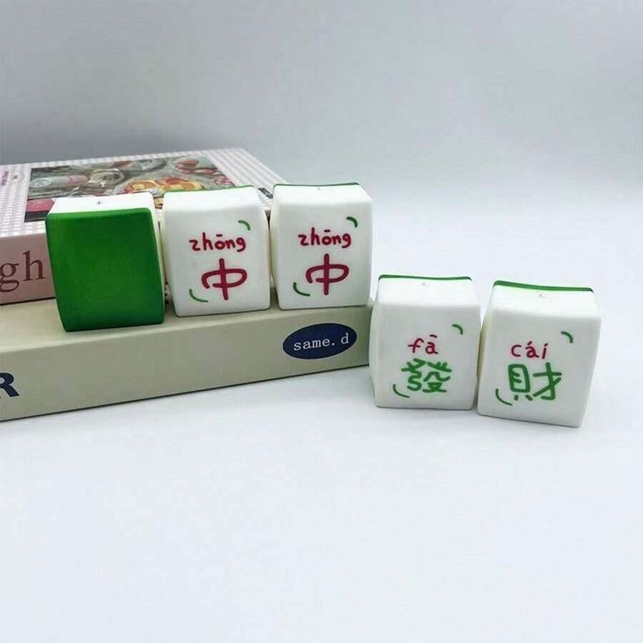 1個創意可愛紅龍麻將捏捏樂玩具，辦公室壓力緩解紓壓球