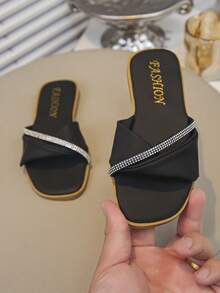 Sandalias negras con pedrería para niñas, diseño retorcido, suela blanda, cómodas para exteriores, nuevas para el verano - Negro - Ver 3