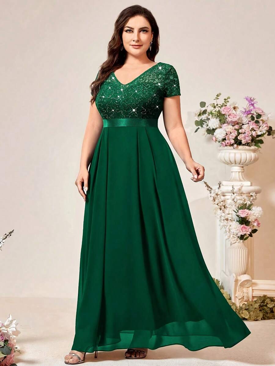 Plus Size - Women's Plus Size Lace Dress With Open Back And Fitted Waist - 米色 - 查看 1