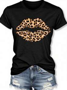 Camiseta de manga corta para mujer - Camiseta negra con diseño estampado de labios de leopardo, cuello redondo informal, tela suave y elástica, lavable a máquina, top de moda de verano, atue - negro - Ver 1