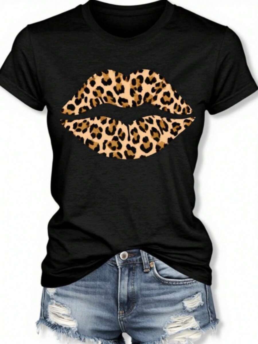 Camiseta de manga corta para mujer - Camiseta negra con diseño estampado de labios de leopardo, cuello redondo informal, tela suave y elástica, lavable a máquina, top de moda de verano, atue - negro - Ver 1
