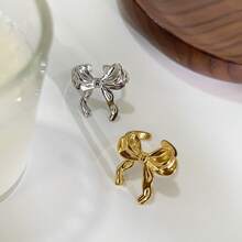 1 pièce Bague en acier inoxydable plaqué or 18 carats à la mode, asymétrique, ronde et creuse en forme de cœur, imperméable et polyvalente pour femmes, convient pour le port quotidien, les rassemblements, les fêtes et le style de rue - anneau - Voir 9