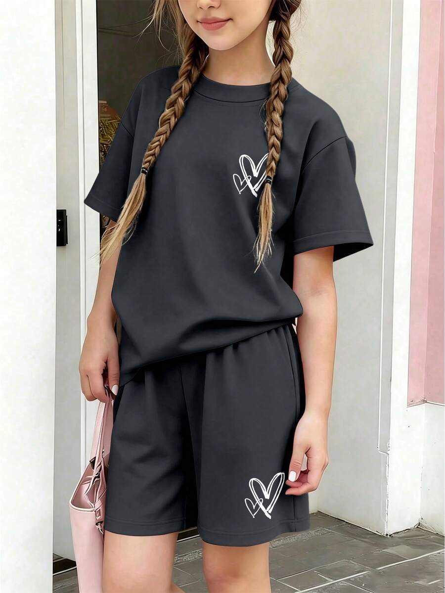 两件套心形图案印花短袖T恤和短裤套装,适合青少年女孩,休闲宽松版型,适合度假和购物外出,夏季穿着。 - 深灰色 - 查看 1