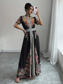 Short-Sleeved Dress With Floral Print And Fitted Waist In A Bohemian Style - Black - View 4