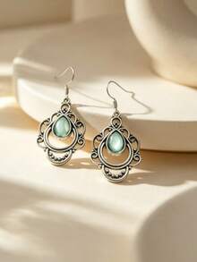 1 Đôi bông tai mặt dây chuyền hình giọt nước rỗng màu xanh lá cây kiểu Bohemian cổ điển, đính đá giả ngọc, thích hợp để đeo hàng ngày, dự tiệc, du lịch hoặc làm quà tặng trang sức. - Màu Bạc Cổ - Xem 5
