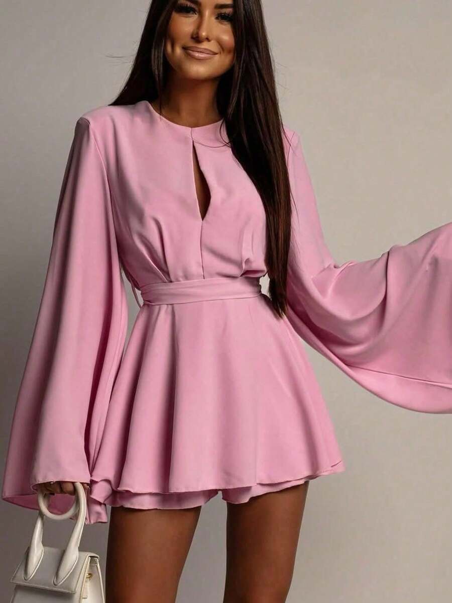 Elegant Short Dress With Open Back And Defined Waist - Red - View 1