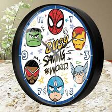 MINISO Marvel「忙著拯救世界」壁鐘，靜音無滴答石英鐘，附蜘蛛人、鋼鐵人、浩克、美國隊長、雷神、獵鷹素描風格頭像，圓形裝飾掛鐘，適合超級英雄迷兒童臥室男孩房牆面藝術 - 黑色的 - 查看 1
