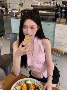 法式風格收腰條紋無袖襯衫女款夏季修身設計短版掛脖上衣 - 淺粉色 - 查看 3