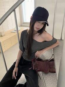 休閒短袖T恤 新款夏季條紋設計不對稱肩女款上衣 黑色 - 黑色 - 查看 5