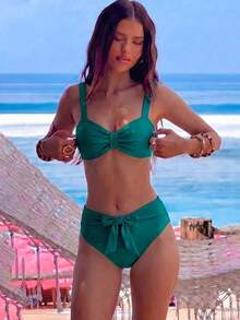 Conjunto de Bikini Casual Elegante Verde con Fruncido y Nudo, Tirantes Gruesos y Sexy para Mujeres, para Vacaciones de Playa en Primavera y Verano - Verde Oscuro - Ver 2