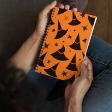 Buku Catatan Halloween Hadiah Kelulusan Buku Harian Ulang Tahun Buku Sketsa Jurnal Topi Penyihir Oranye Menyeramkan Trick or Treat Aneh Menakutkan Buku Catatan Subjek Dekorasi Kamar Dekorasi Rumah Dekorasi Halloween - 1 BUKU - View 1