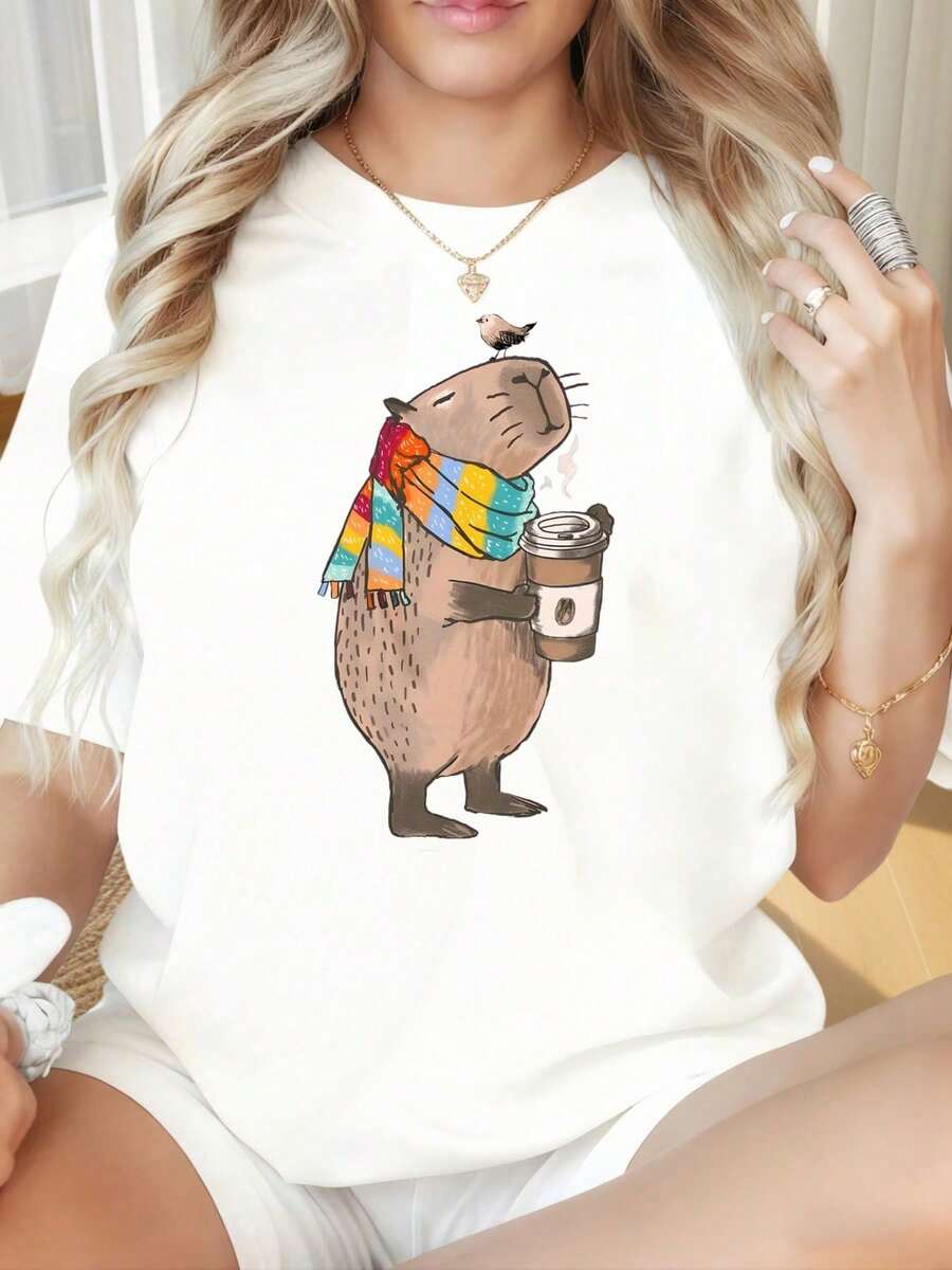 Camiseta de Mujer con Cuello Redondo y Mangas Cortas, Estampado Divertido de una Marmota con Bufanda y Taza de Café, Blusas para Mujer Casual - Blanco - Ver 1