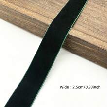 1 捲綠色天鵝絨緞帶，適用於 DIY 手作、禮物包裝與聖誕裝飾 - 縫紉與編織用品，聖誕禮物，節日禮物 - 綠色 - 查看 12