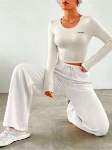 Calça Moletom Feminina Estilo Wide Leg Barra Flare Tecido Premium Falpado Macio Confortável Estilosa - Branco - Visão 5