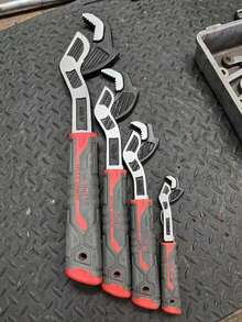 Quick Self-Locking Adjustable Wrench, High-Hardness Chrome Vanadium Steel - A - View 3