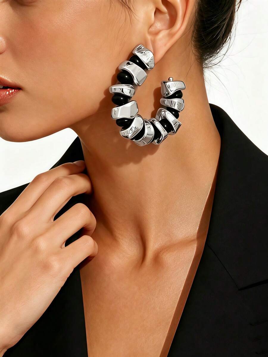 1 Pair Women's European & American Luxury Style Black & Gold Contrast Spiral C-Shaped Earrings, Metal & Resin Bead Spliced Hoop Earrings, Versatile For Commute, Party, And Daily Wear, High-End Feel - Silver+Black - View 1