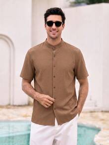 Mercer Haus Chemise tissée décontractée à fermeture boutonnée devant avec manches courtes, chemise beige clair, chemise pour hommes beige, chemise marron pour hommes, chemise marron à boutons, chemise à manches courtes à boutons, convient pour l'été, les vacances tropicales à Hawaï. - Tabac - Voir 10